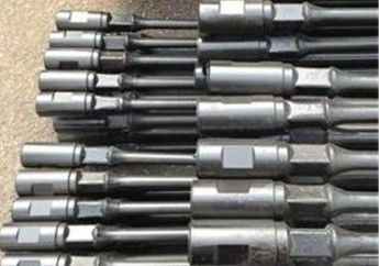 China Anti Corrosion Oil Well Drilling Tools Spray Sucker Rod Black Color supplier
